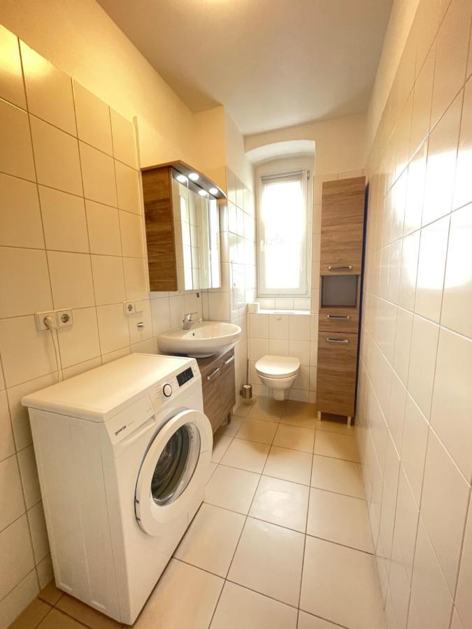 Ferienwohnung im Stadtzentrum von Bernau - Schöne Ferienwohnung mit 1 1/2 Zimmern, Bad, Spülmaschine, Waschmaschine, komplette Küche, WLAN Bernau bei Berlin Exterior foto