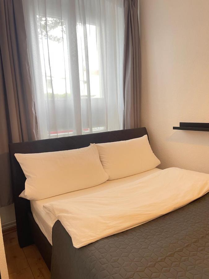Ferienwohnung im Stadtzentrum von Bernau - Schöne Ferienwohnung mit 1 1/2 Zimmern, Bad, Spülmaschine, Waschmaschine, komplette Küche, WLAN Bernau bei Berlin Exterior foto