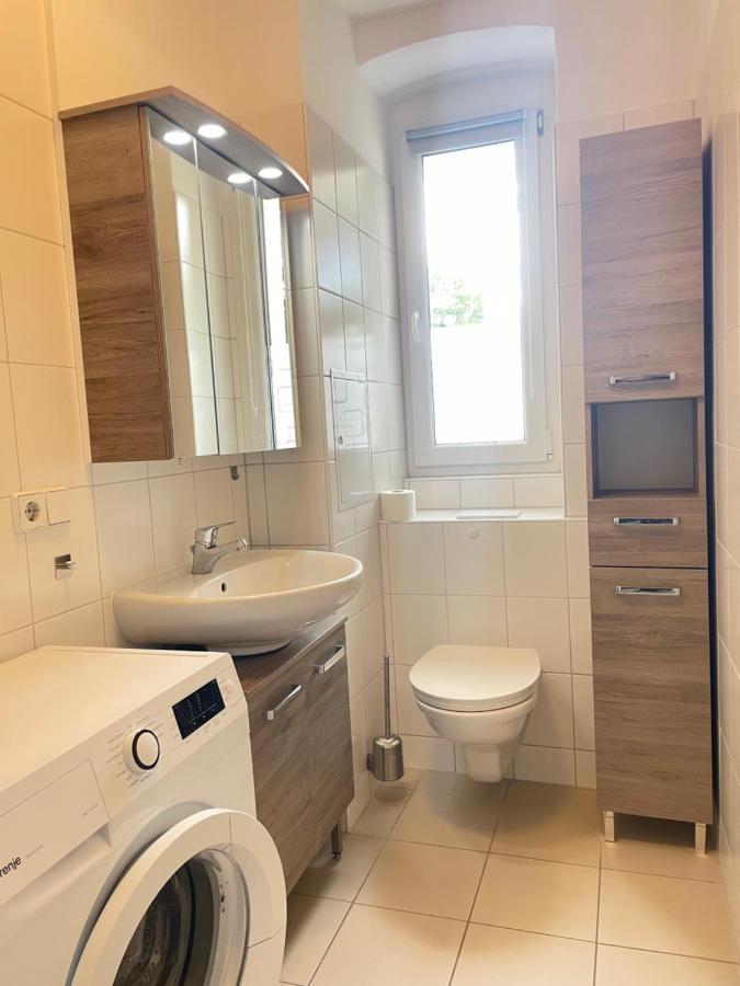 Ferienwohnung im Stadtzentrum von Bernau - Schöne Ferienwohnung mit 1 1/2 Zimmern, Bad, Spülmaschine, Waschmaschine, komplette Küche, WLAN Bernau bei Berlin Exterior foto