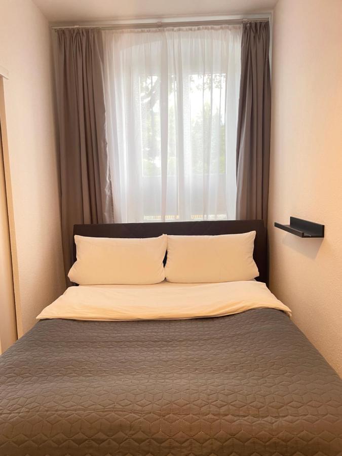 Ferienwohnung im Stadtzentrum von Bernau - Schöne Ferienwohnung mit 1 1/2 Zimmern, Bad, Spülmaschine, Waschmaschine, komplette Küche, WLAN Bernau bei Berlin Exterior foto